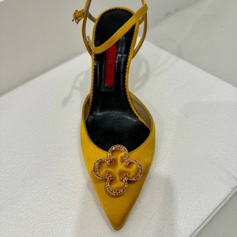 Carolina Herrera Yellow Heels with Floral Detail - Picture 3 of 3
